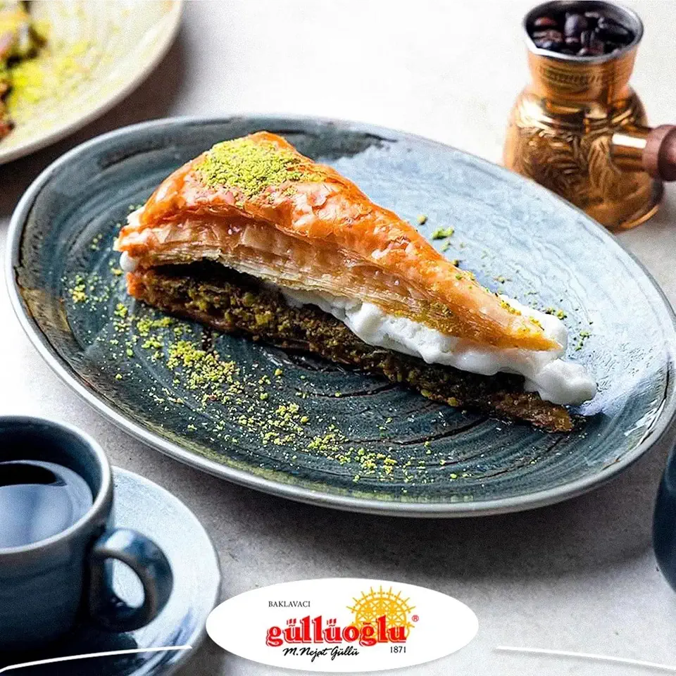 Gulluoglu Carrot Slice Pistachio Baklava, 4 pieces (1.19 lb - 540 gr), daily fresh shipment from Istanbul/Turkey