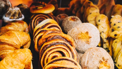 Pro Baking Pastry Desserts: Buns, Croissants & Schneck.