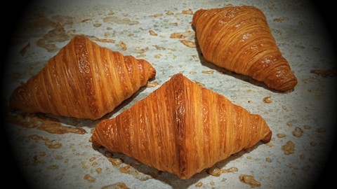 Course to become a master in Hand-Rolled Homemade Croissant