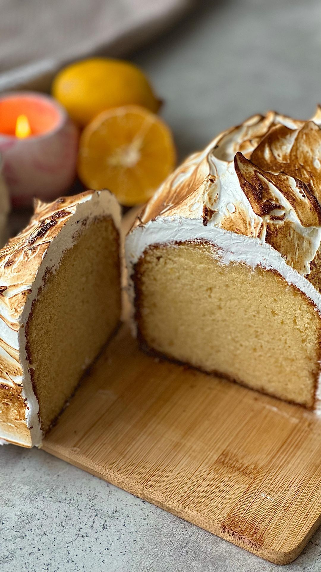 Perfectly Fluffy Lemon Cake: A Simple Guide to Meringue Topping