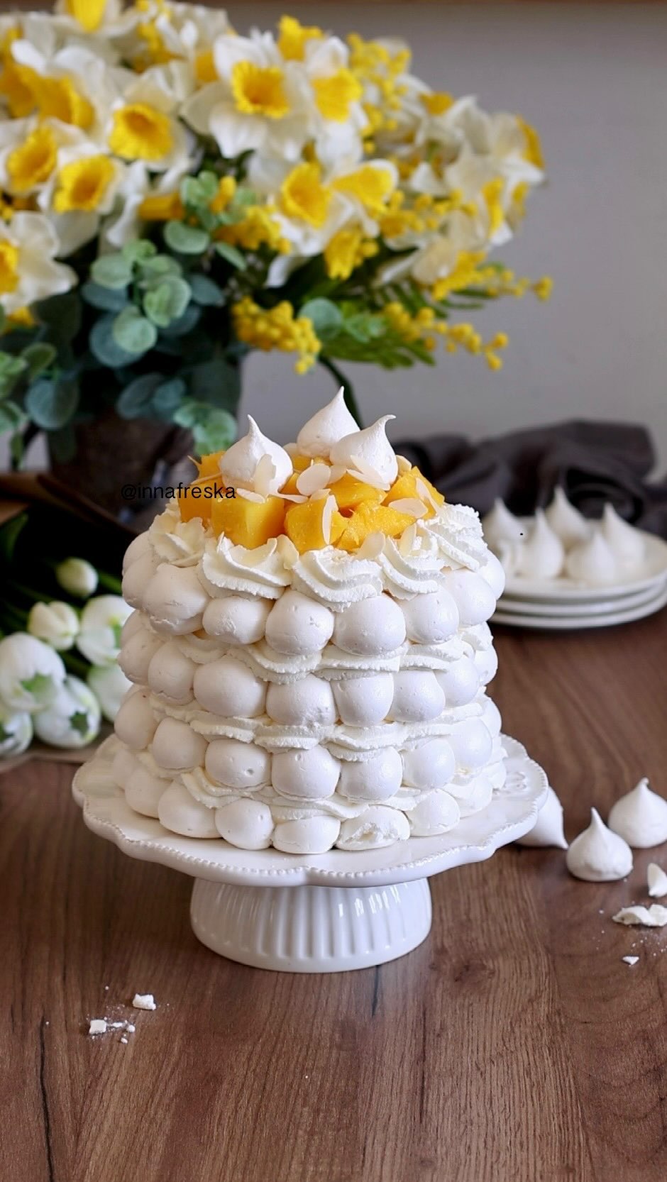 No-Fail Meringue Cake: A Mother's Day Special