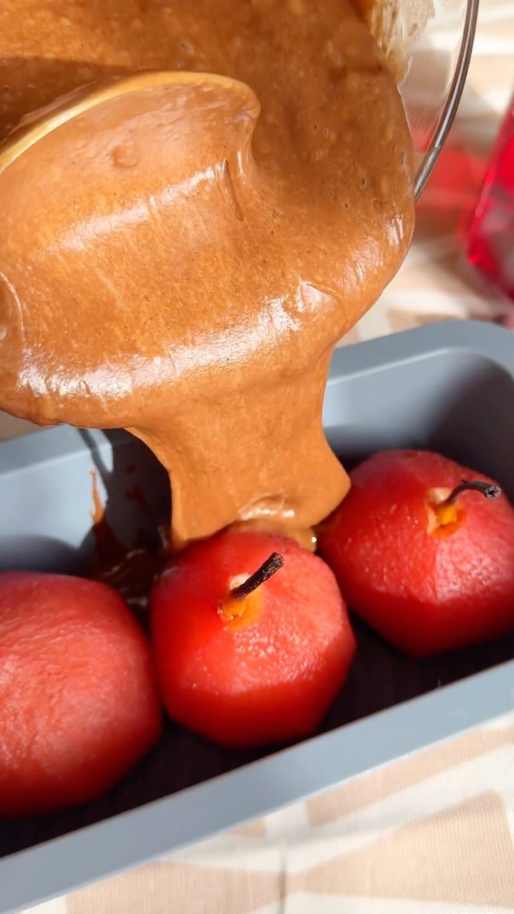 Pastel de Peras y Cereza con Cacao