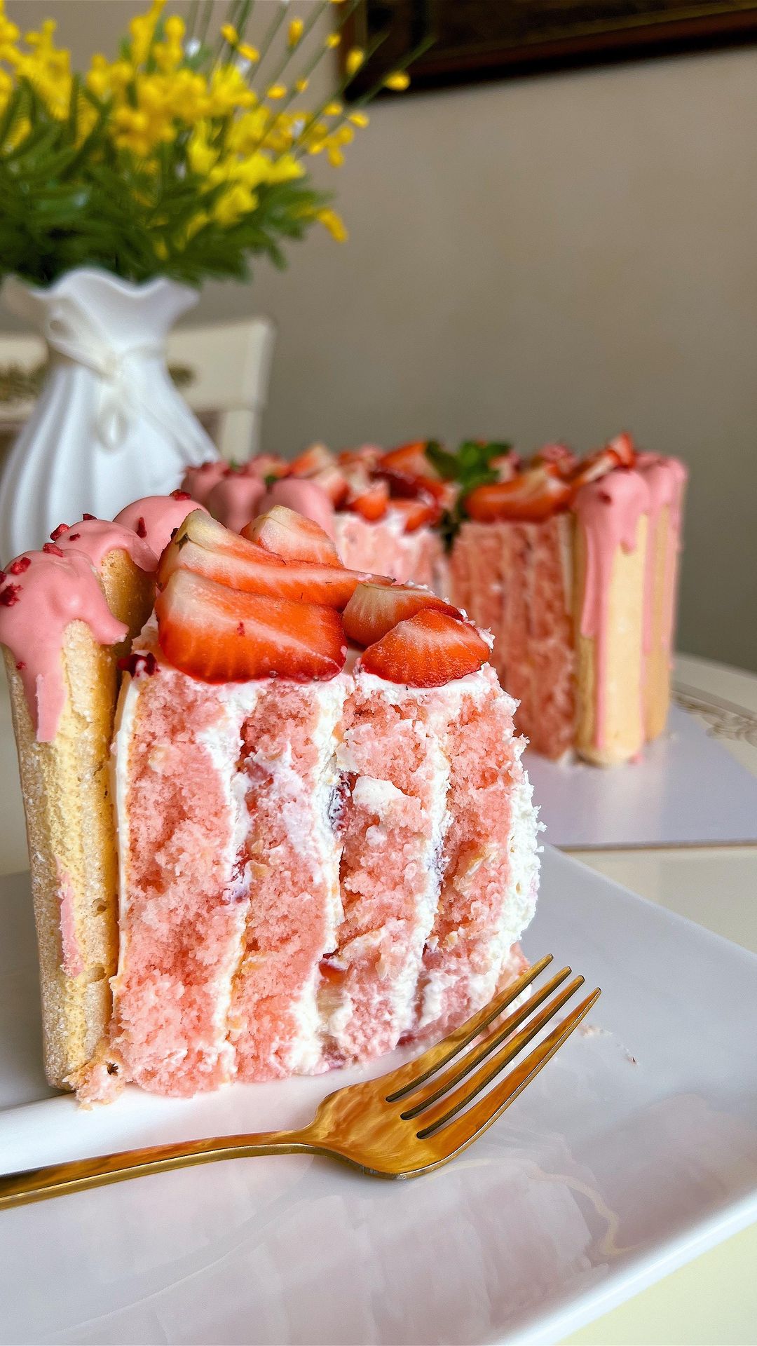 El pastel de fresas perfecto: Descubre el secreto de su cremosidad