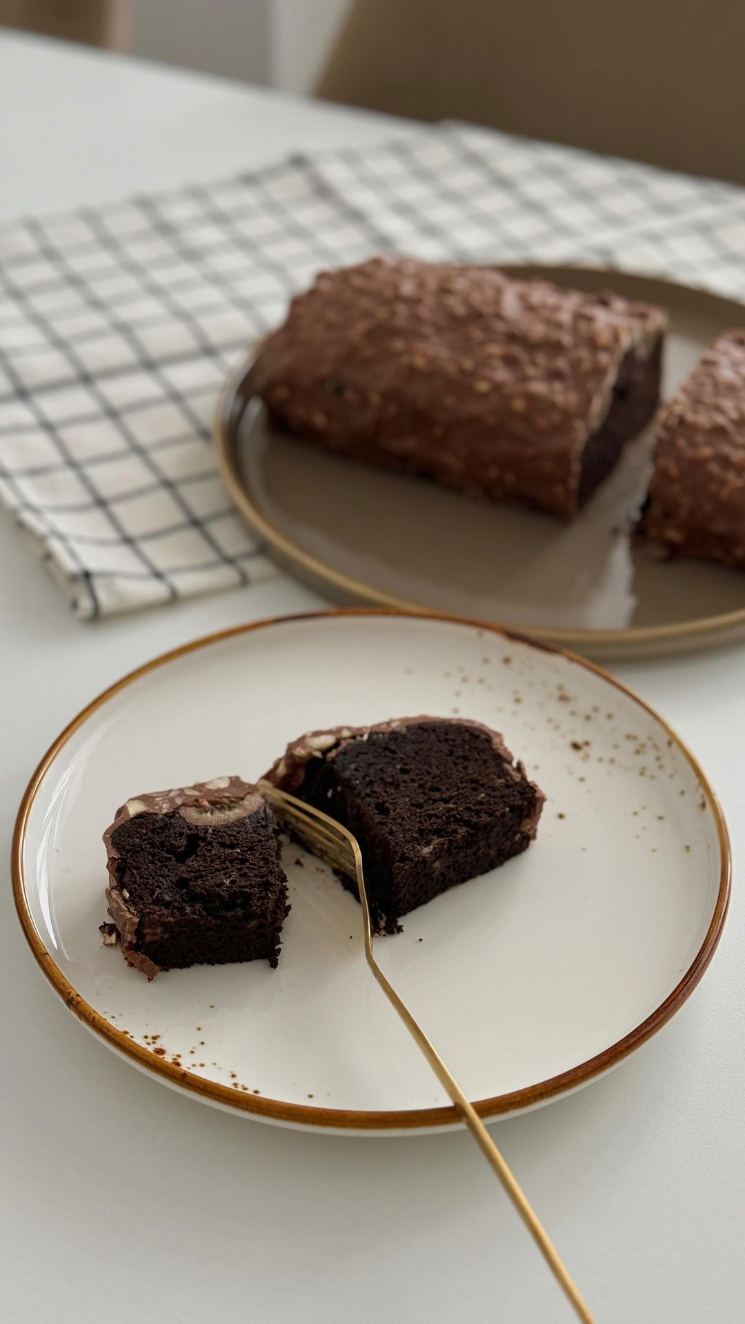 Perfectly Moist Chocolate Banana Cake: Easy Baking Guide