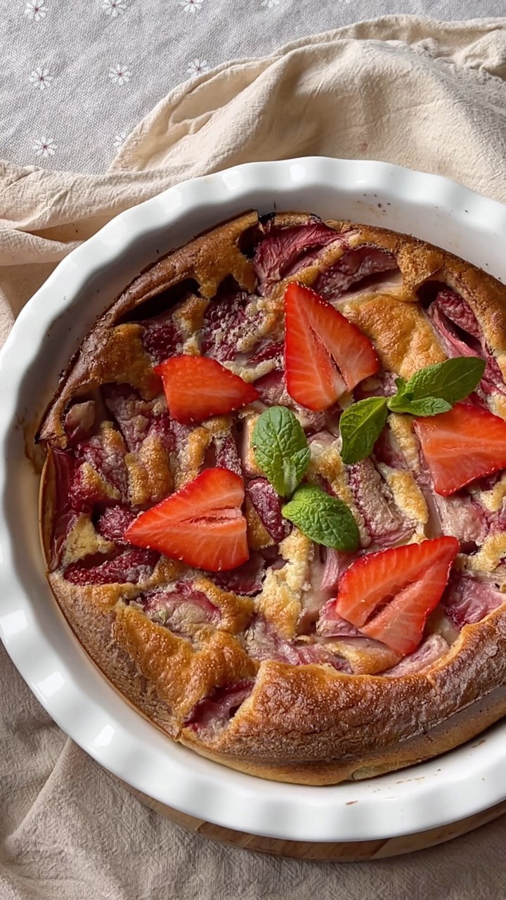 El pastel de fresa perfecto: Descubre los secretos de un clafoutis