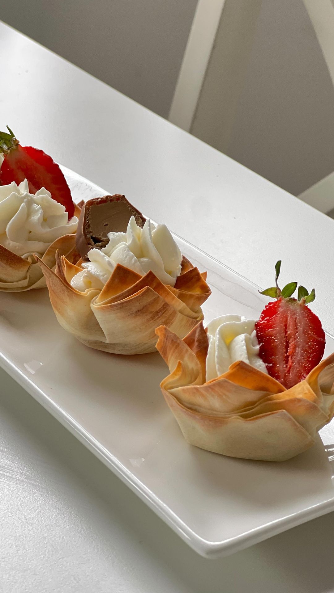 Perfect Cream-Filled Pastries: Easy Phyllo Tartlets Recipe