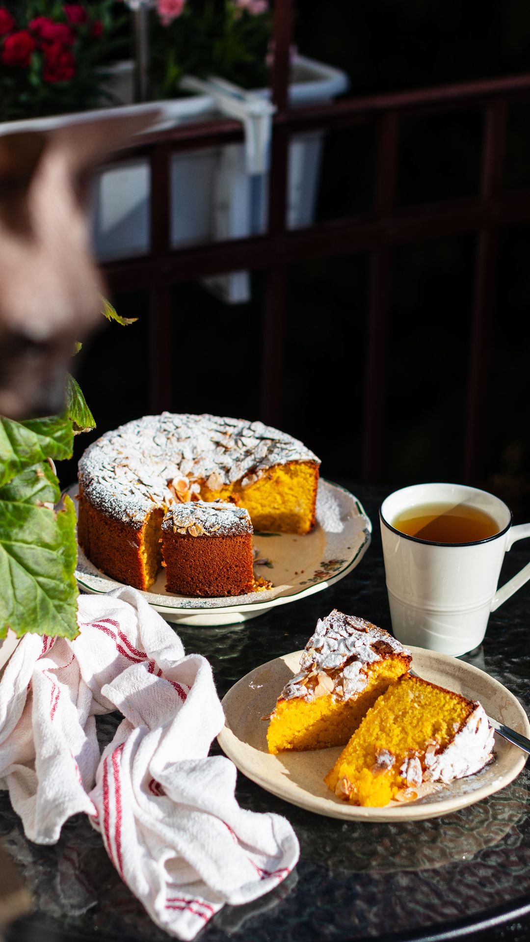 Simple Almond Flour Cake