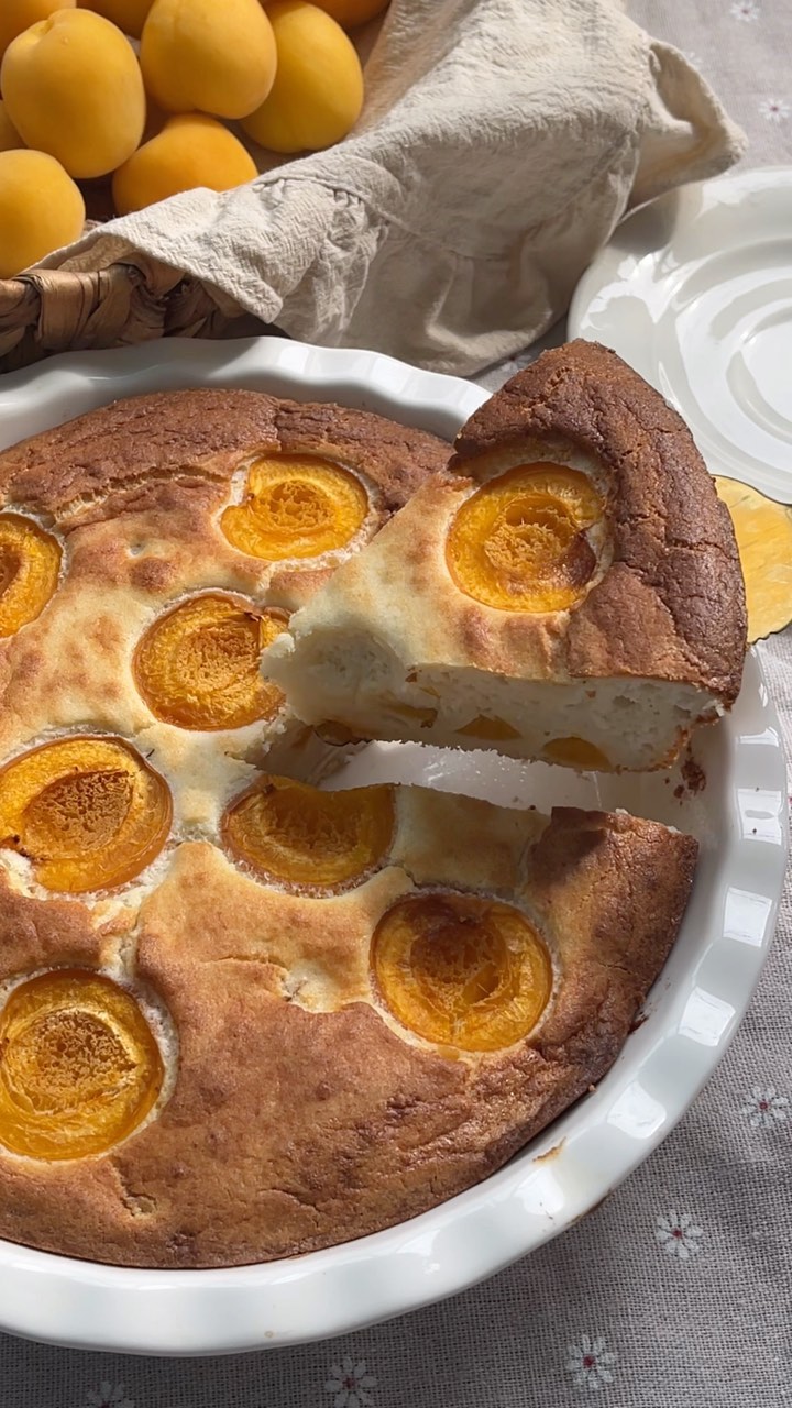 Quick Apricot Cake: Easy Recipe in Just 35 Minutes