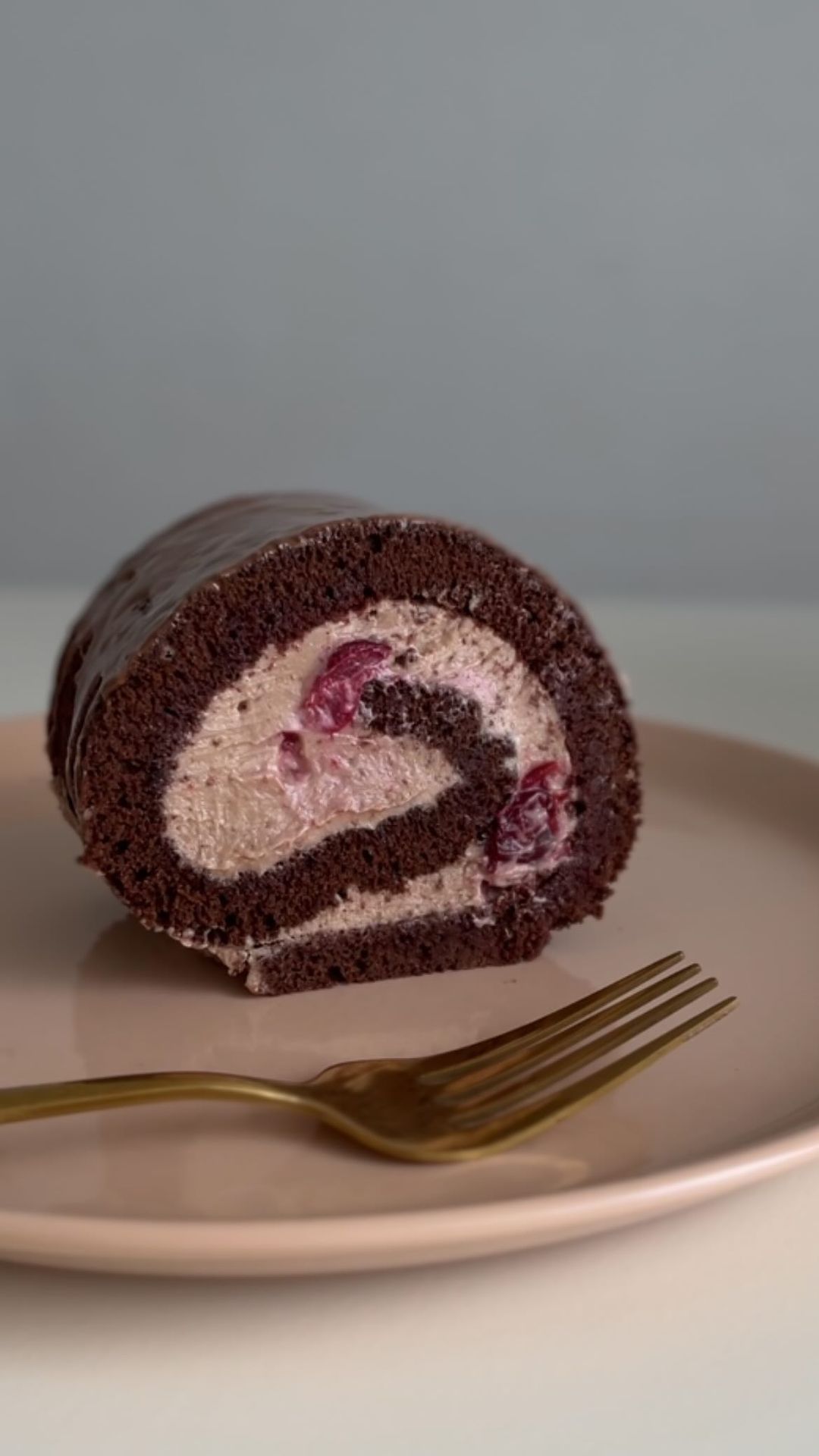 Quick Cherry Roll Recipe: Perfect Dessert in Just 7 Minutes