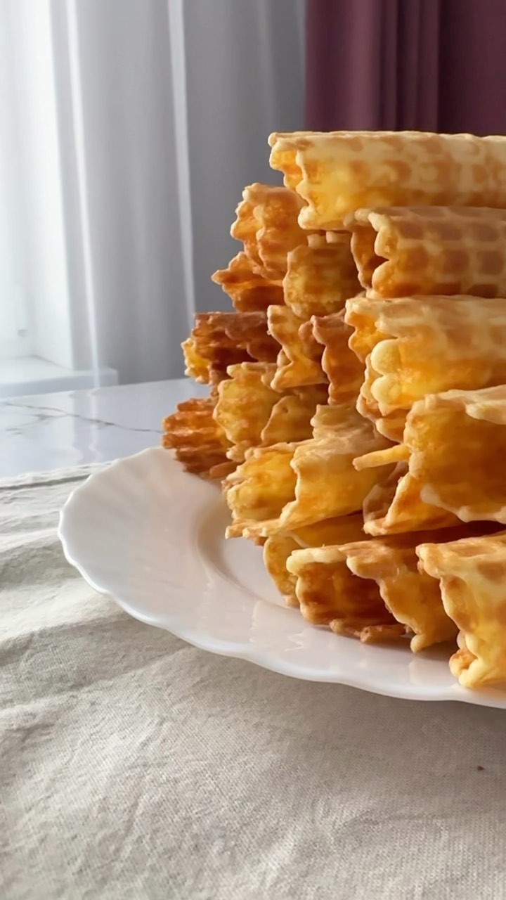 Perfectly Crisp Waffles: Easy Recipe with Simple Ingredients