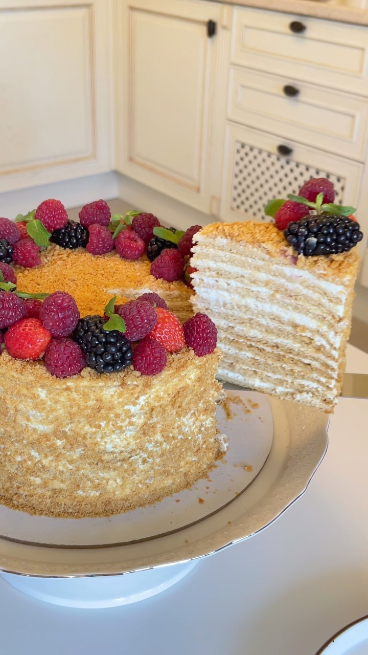 Video Perfect Egg-Free Medovik: Ultimate Gentle Honey Cake Recipe