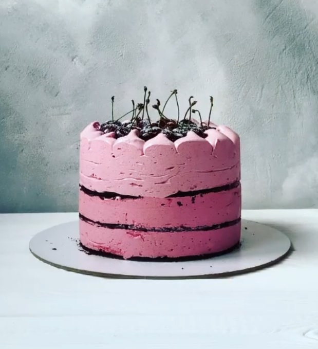 Delicate cherry marshmallow cake