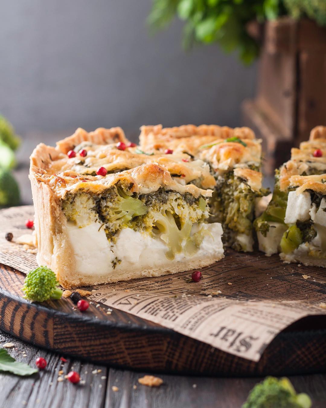 BROCCOLI PIE WITH COTTAGE CHEESE