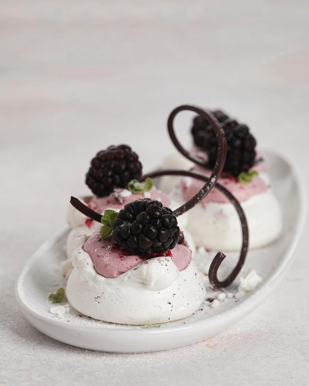 Meringue clouds with blackberry filling