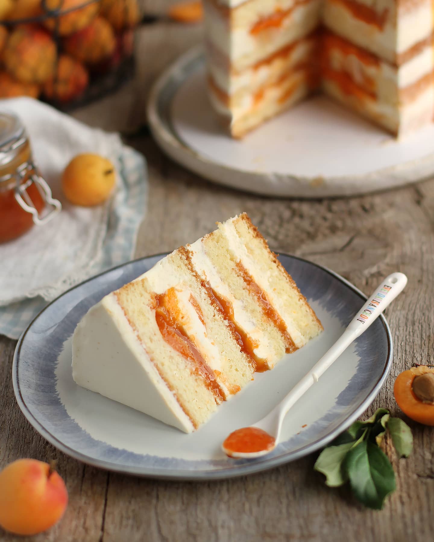Apricot cake