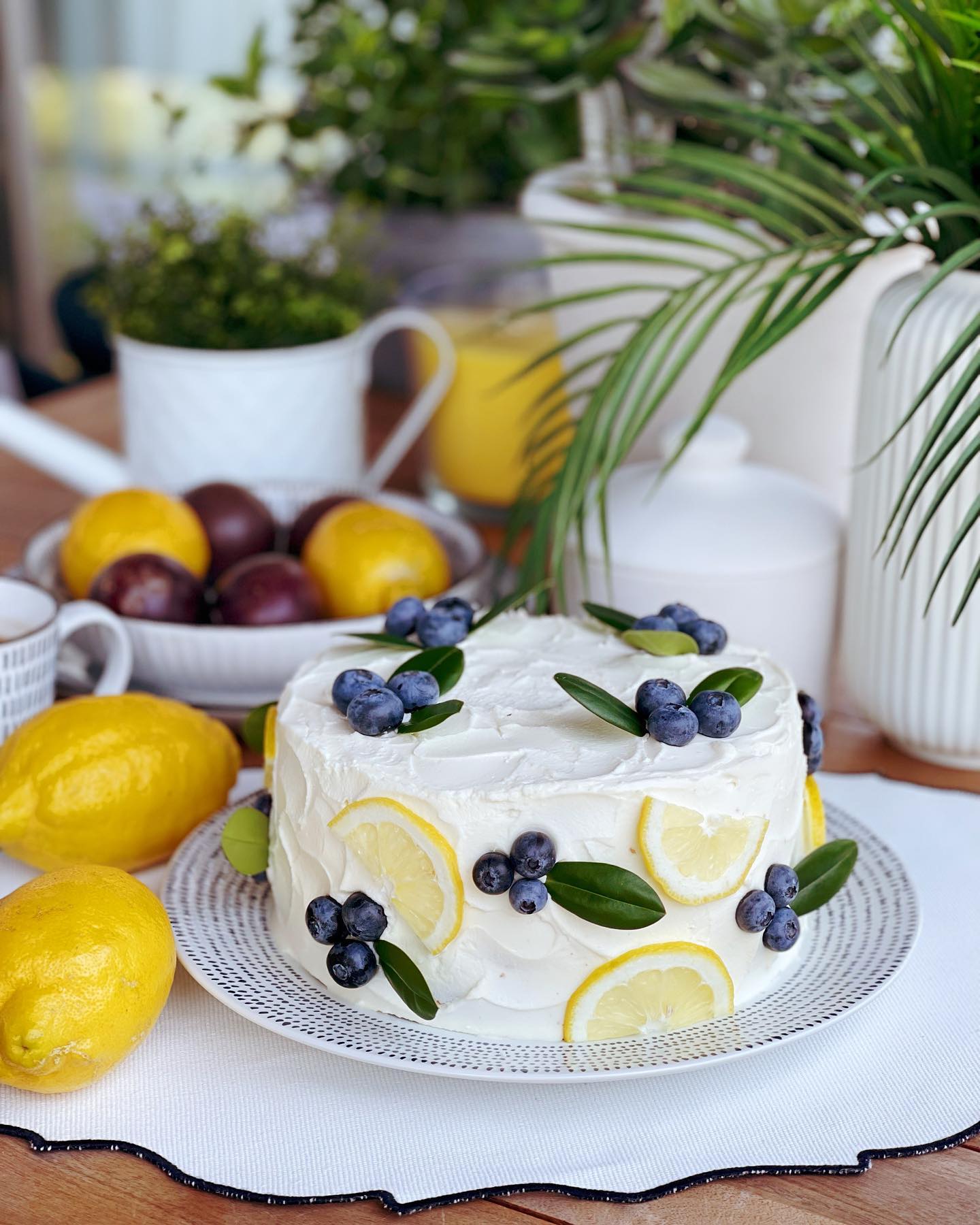 Vanilla & lemon summer cake