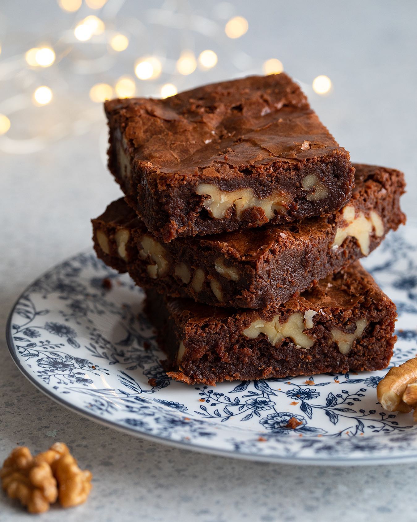 Brownies Fudgy Clásicos: Deléitate con Cada Bocado