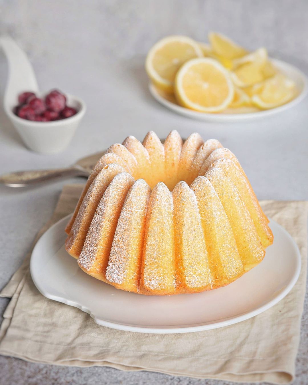 Lemon ring cake