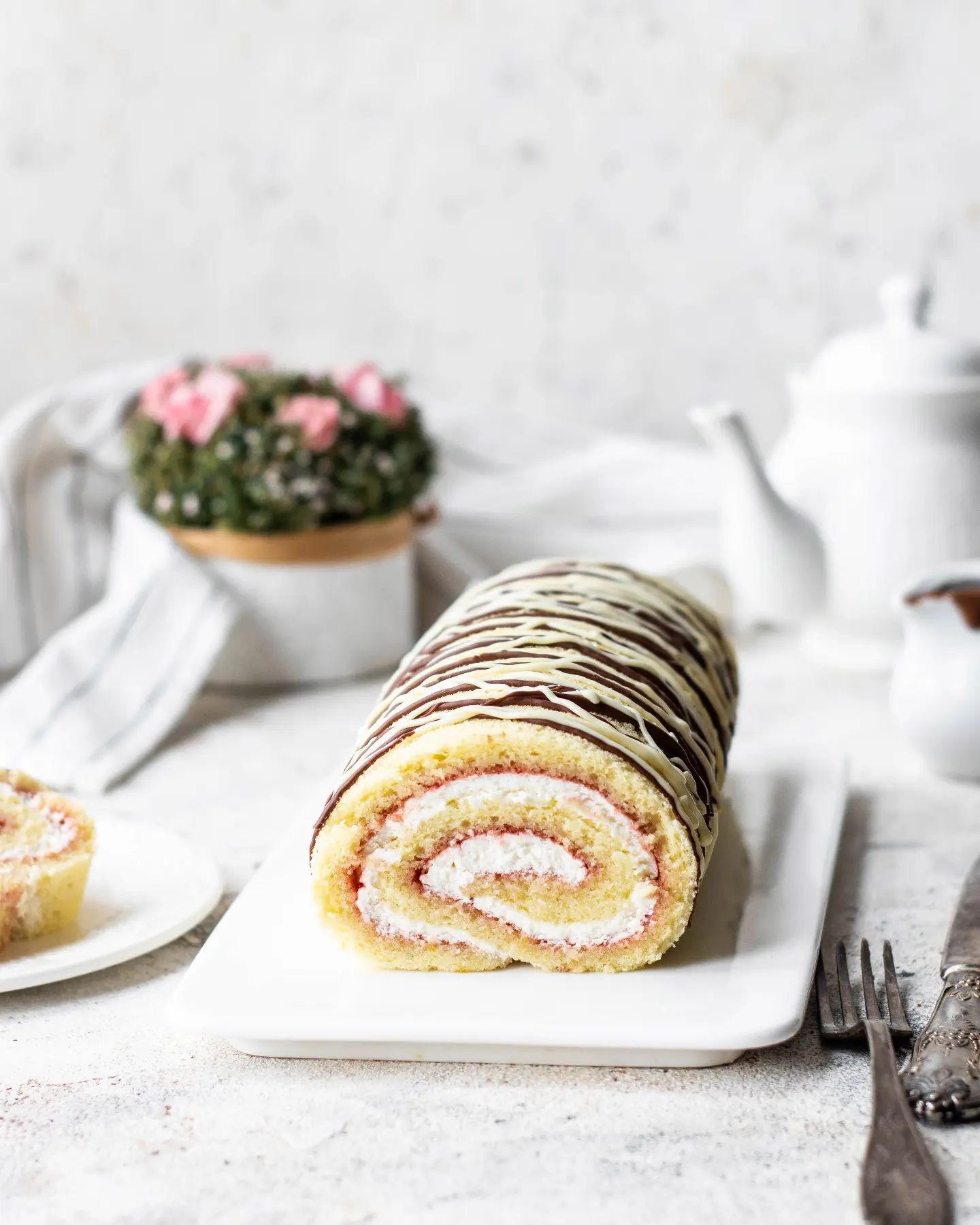 The perfect homemade sponge roll