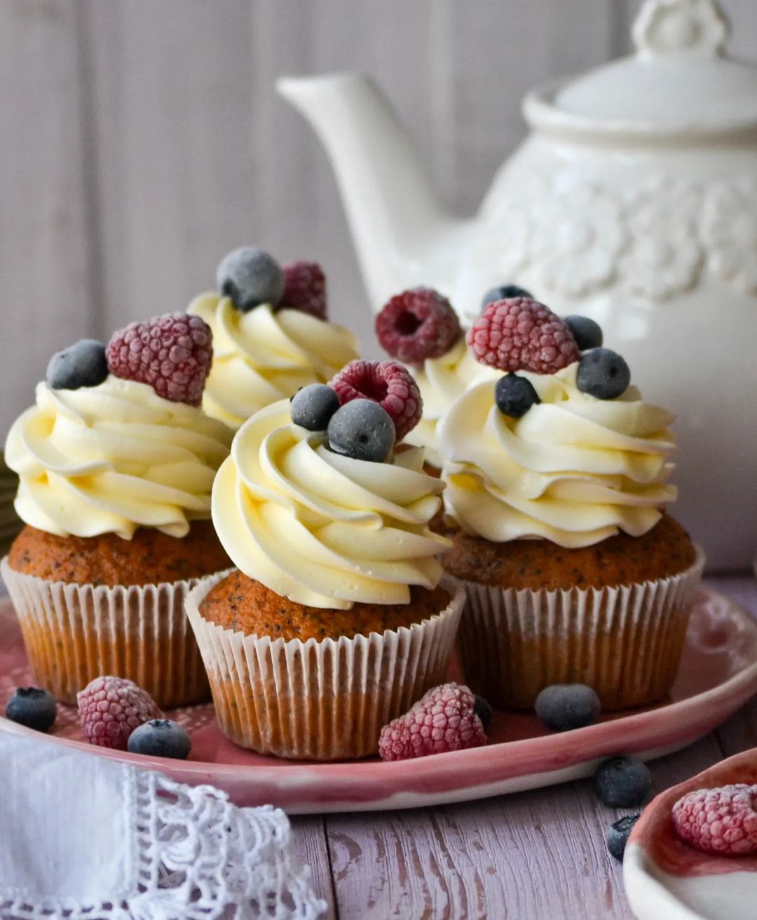 Poppy & berry cupcakes