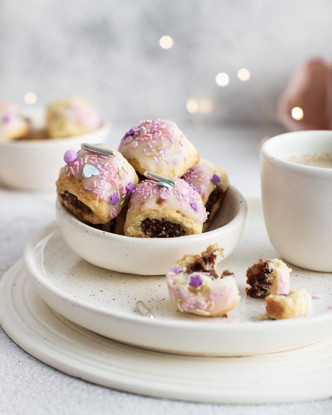Shortbread cookies with figs, dates and nuts