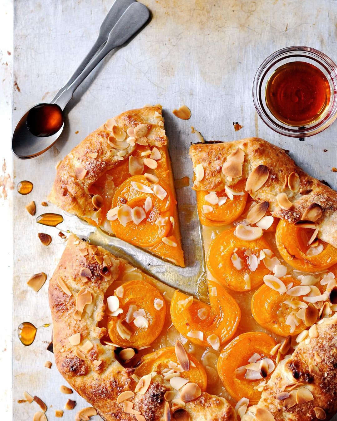 Cottage cheese galette with apricots and flaked almonds