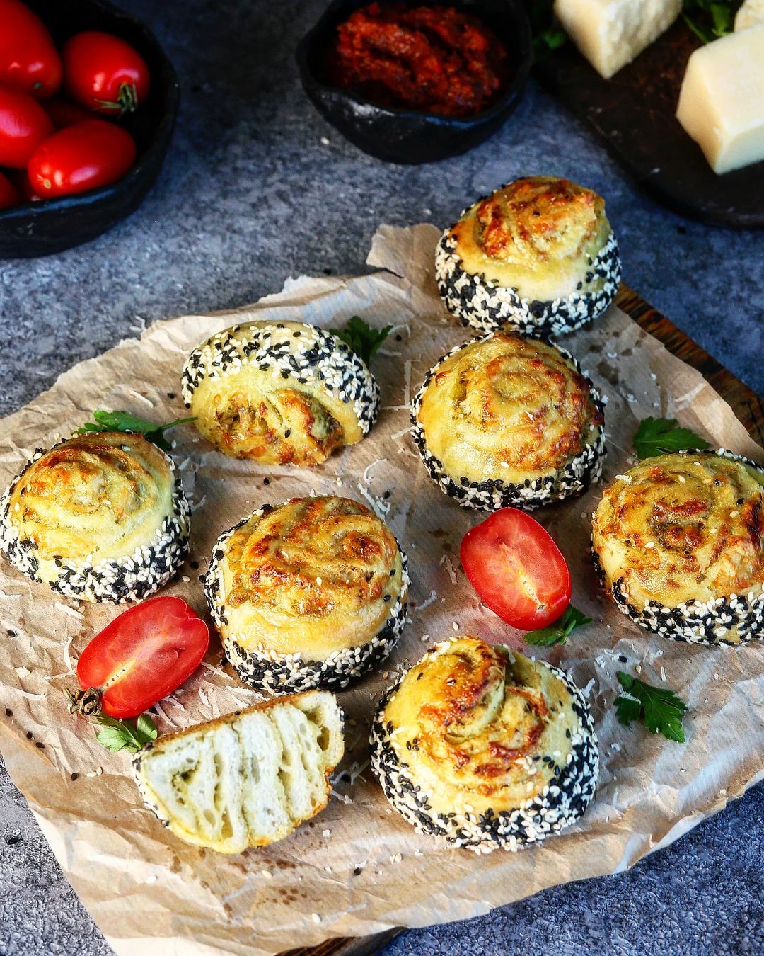 Pesto and Cheese Rolls - Quick and Delicious