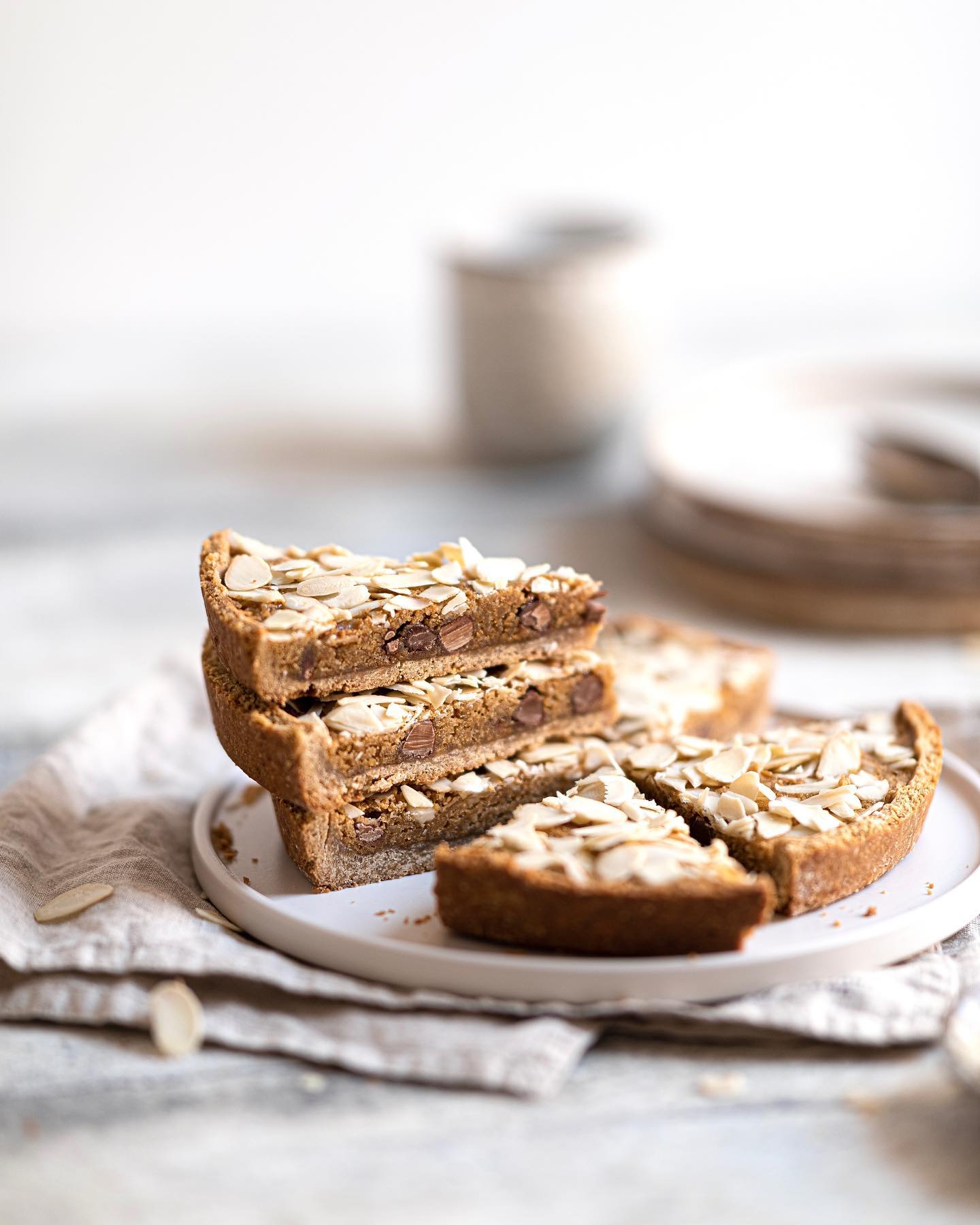 Almond tart with chocolate cream