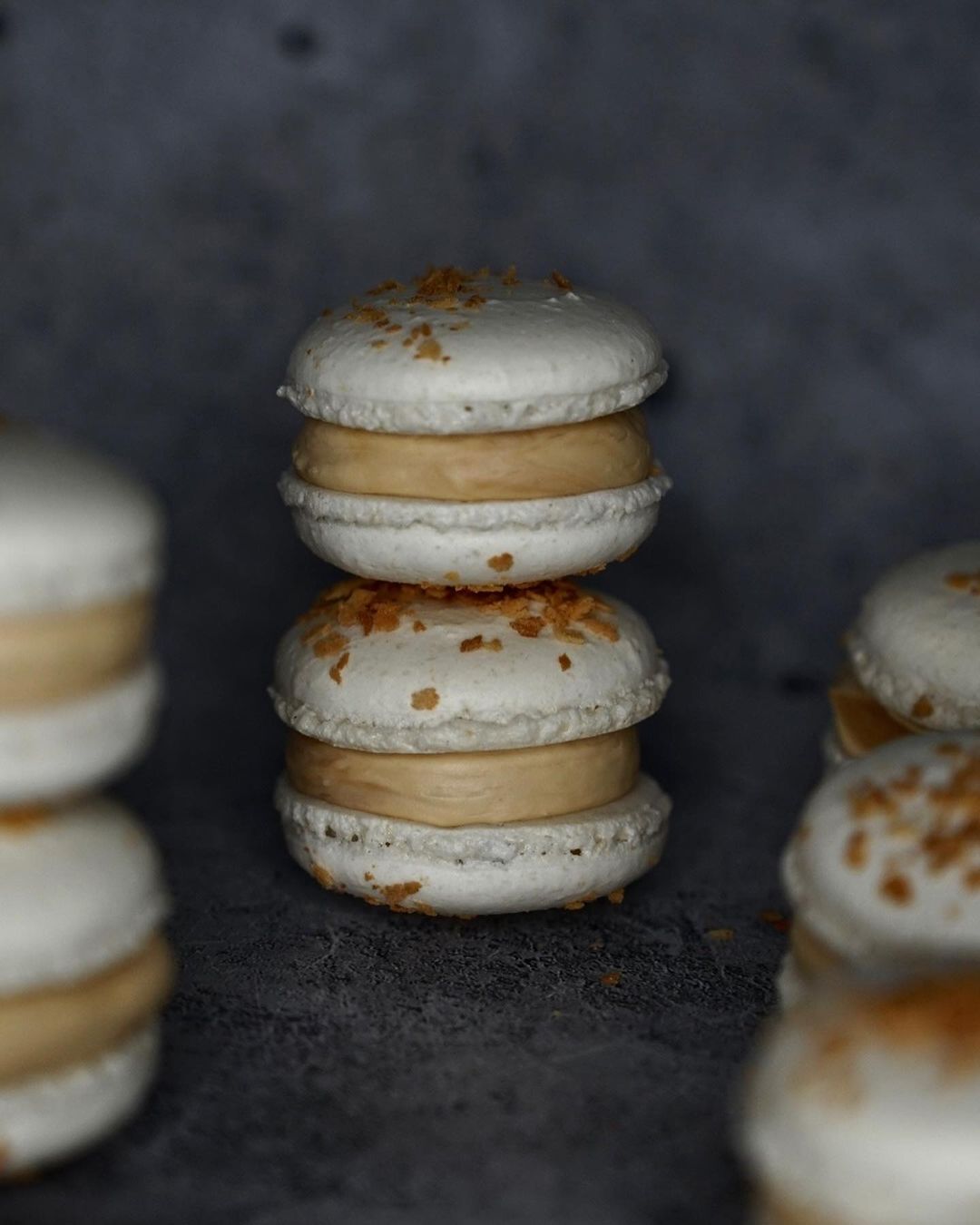 Basic French meringue macarons