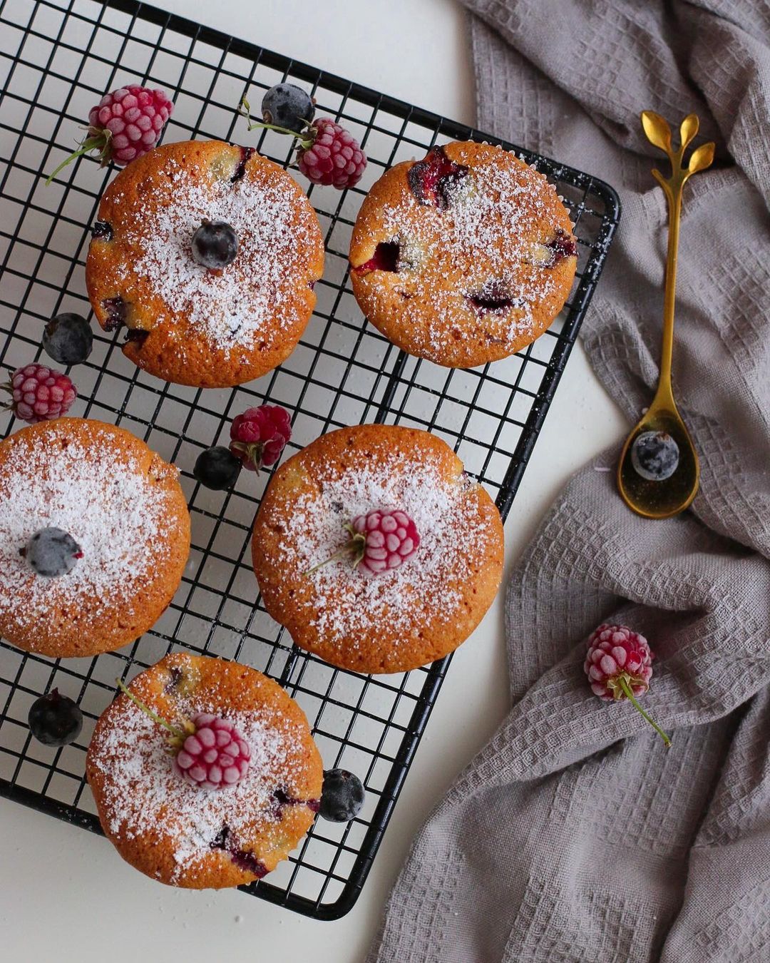 Basic milk berry muffins