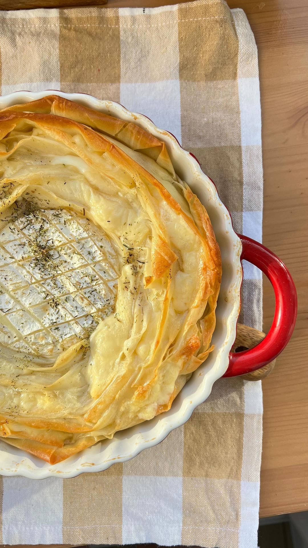 Cheesy Delight: Easy Phyllo Pie Recipe