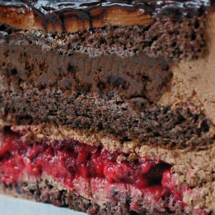 CHERRY & CHOCOLATE CAKE