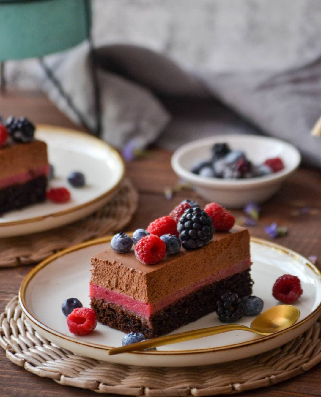 Chocolate, lemon & red currants sponge cake