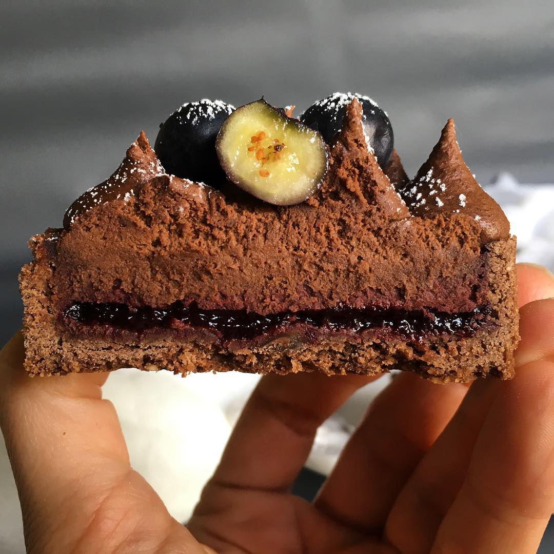 Chocolate tartlets with berries