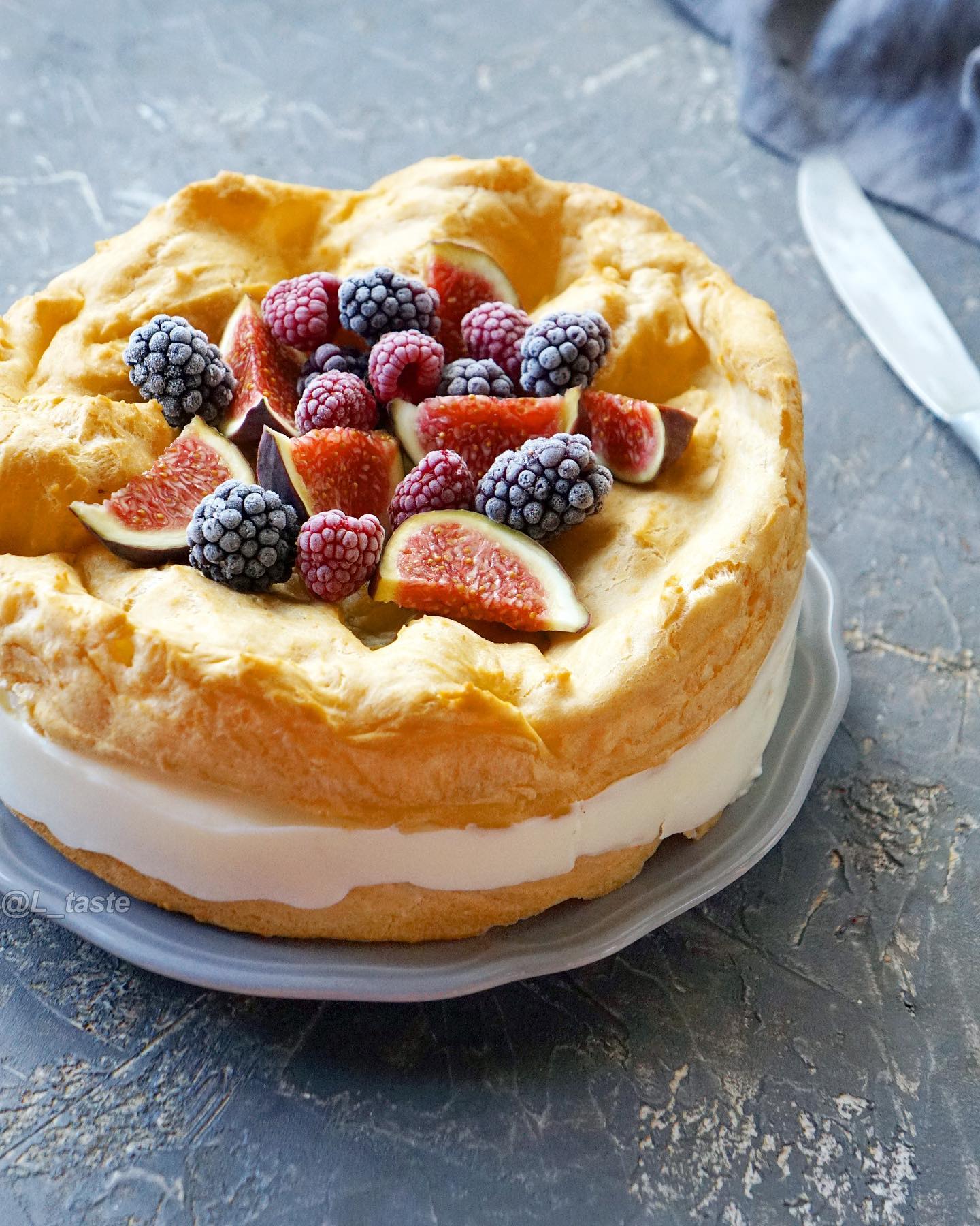 Choux cake with vanilla custard