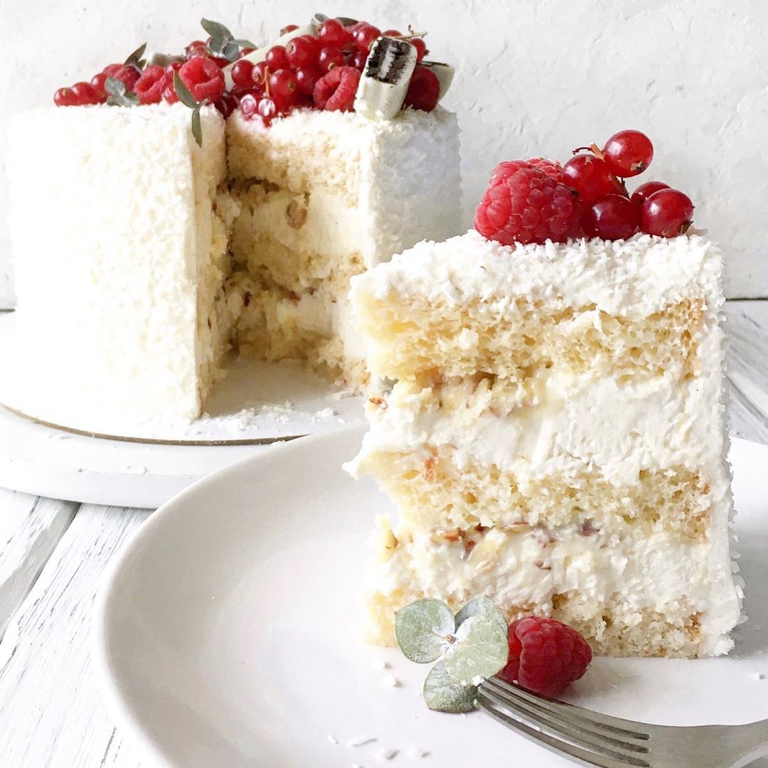 COCONUT CAKE