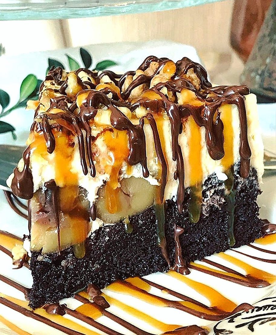 COFFEE CHEESECAKE WITH BROWNIE BOTTOM