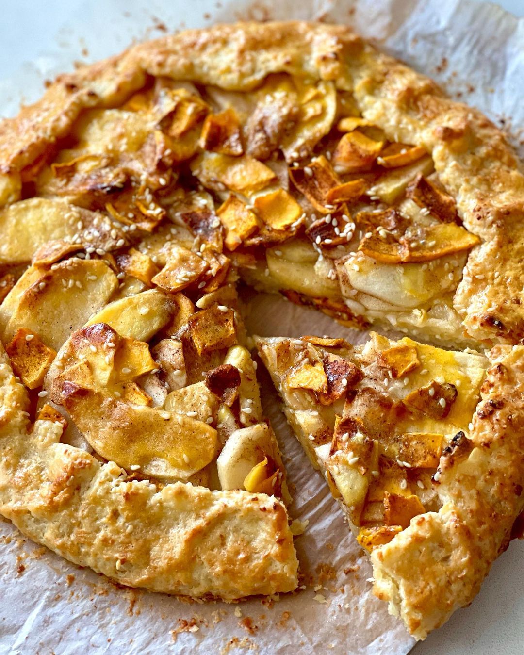 Cottage cheese galette with apples and pumpkin