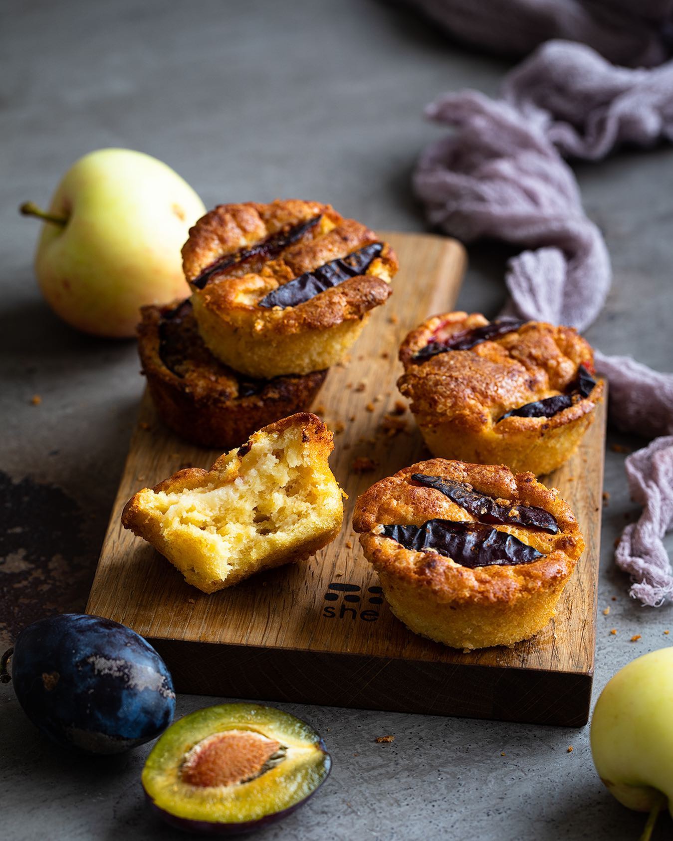 Cozy apple muffins