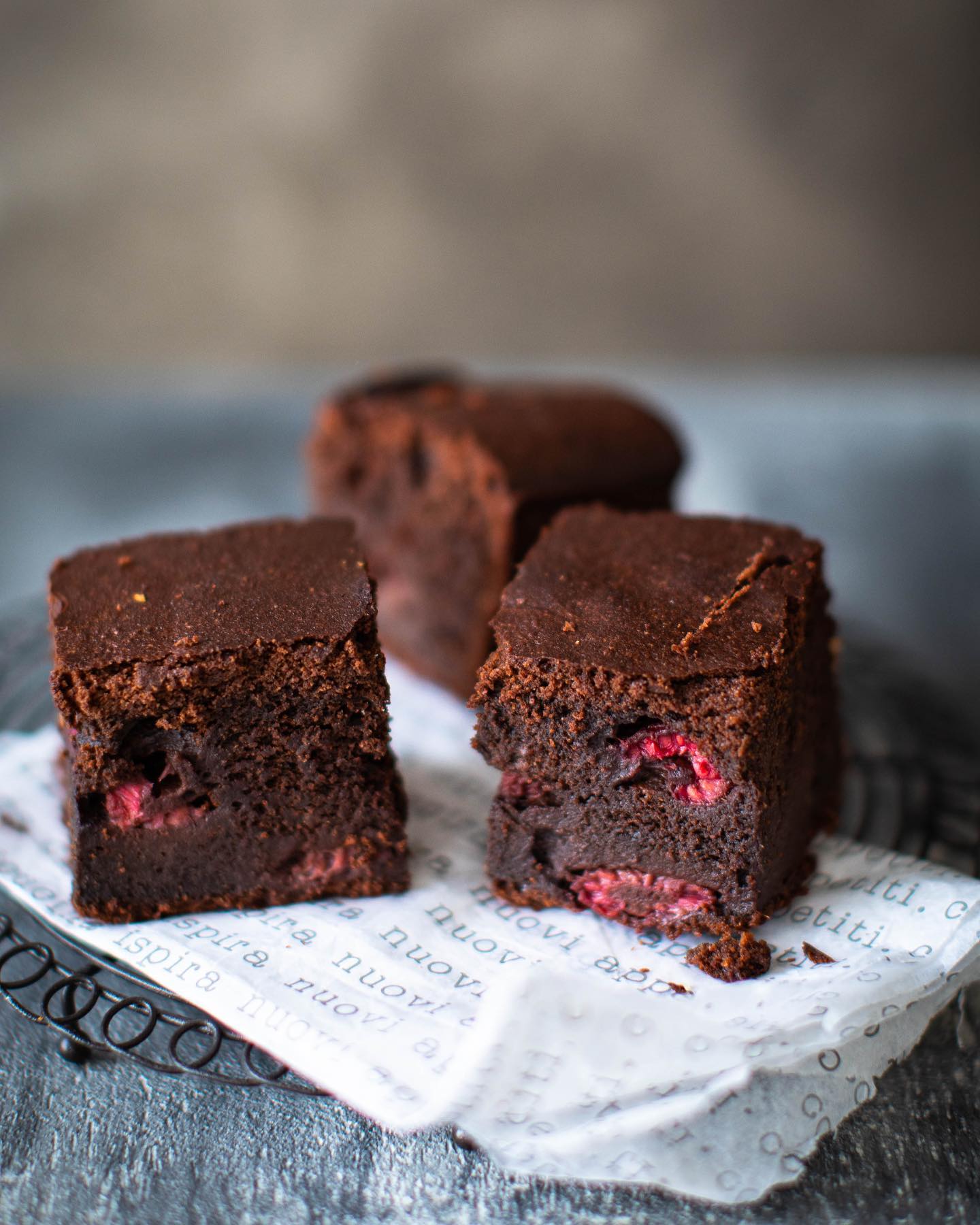 Dark beer brownie with raspberries