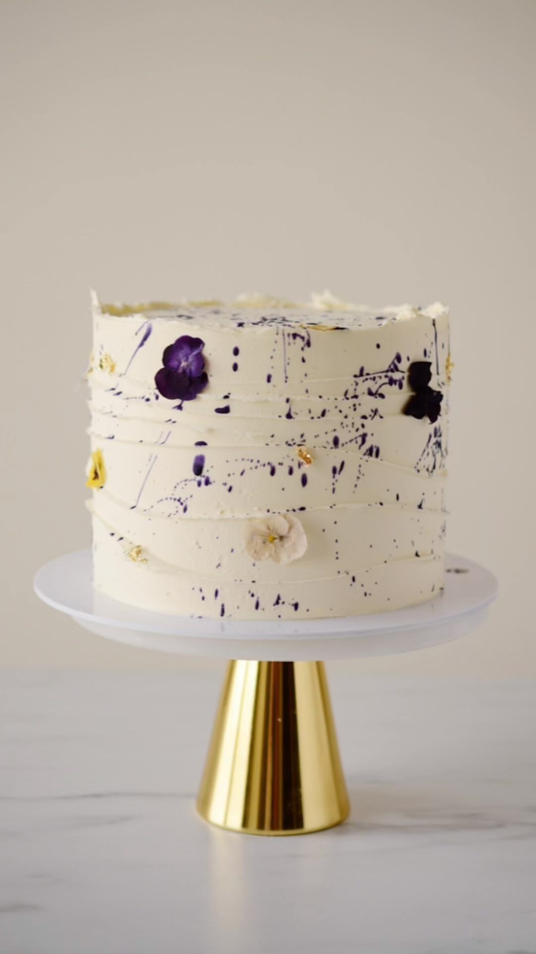 Delicious Almond-Passion Fruit Cake Recipe