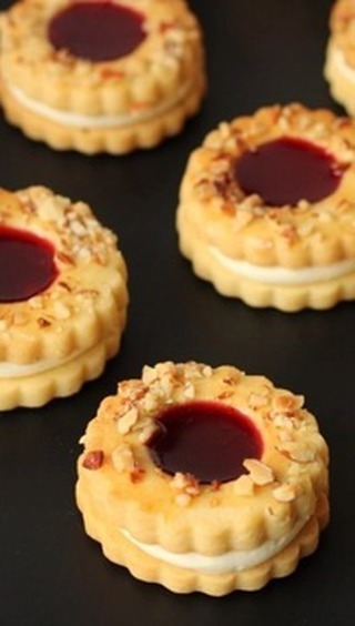 Delicious Frankfurt Cookies with Raspberry Gel