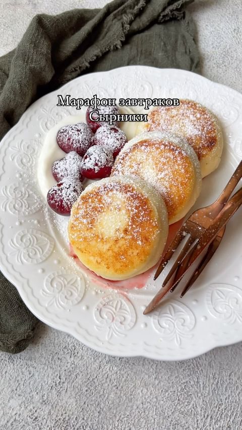 Panquecas de Queijo com Cobertura Cremosa - Delícia para o Café da Manhã