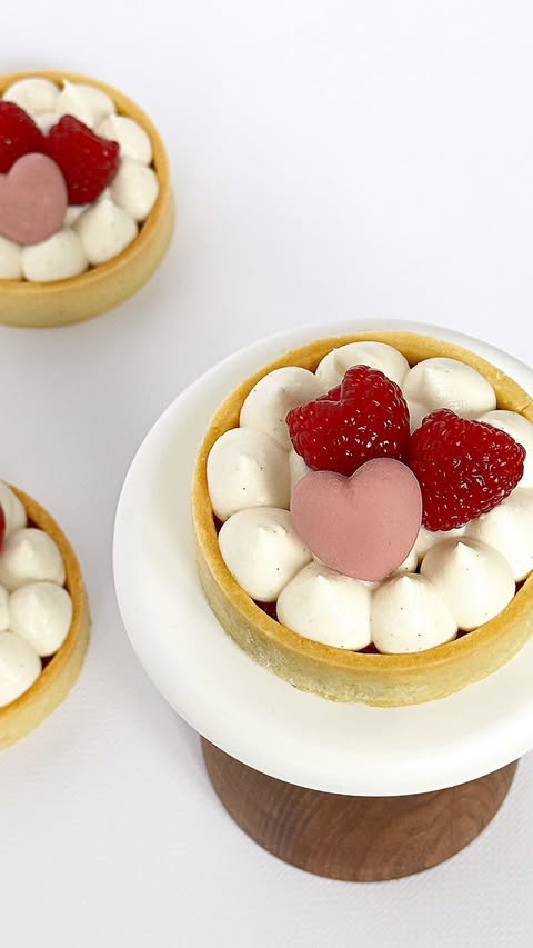 Delicious Hot Raspberry Tarts with Vanilla Cream