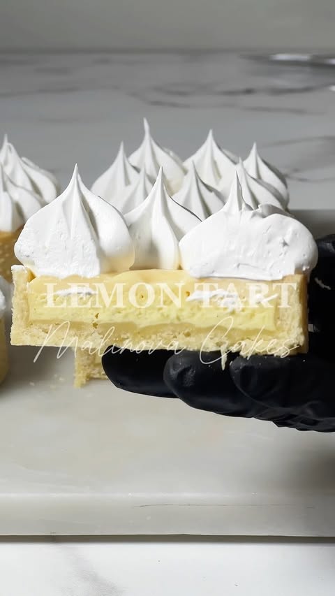 Delicious Lemon Cremeux Filling for Desserts