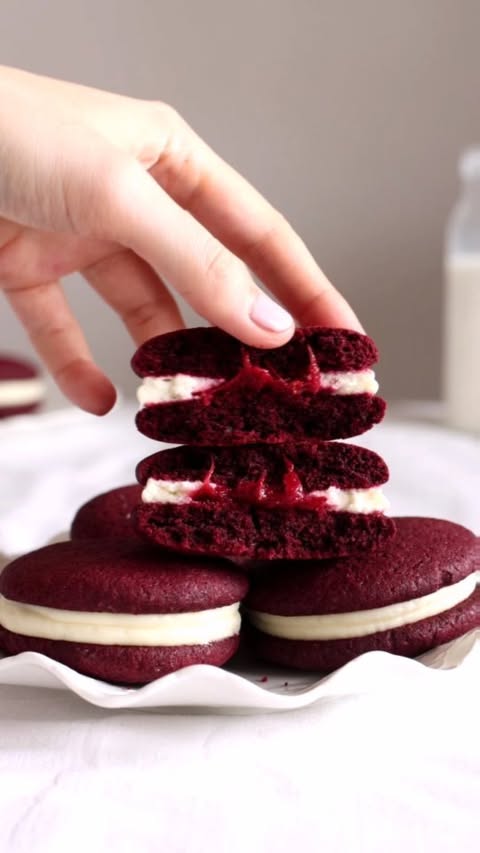 Delicious Red Velvet Sandwich Cookies Recipe