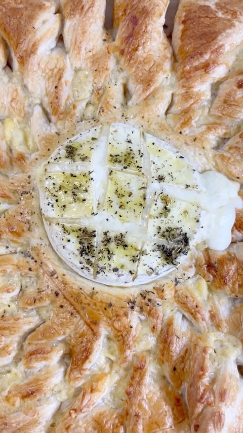 Deliciously Easy Baked Brie Pastry Appetizer