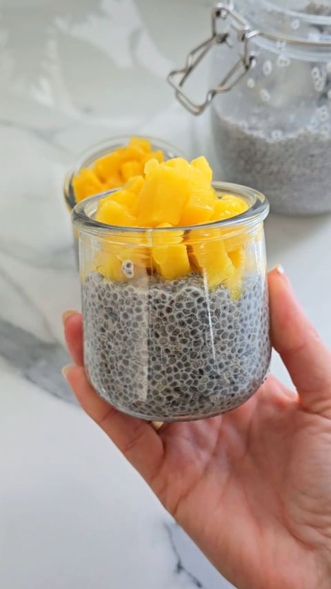 Delicioso Pudim de Chia com Frutas Tropicais