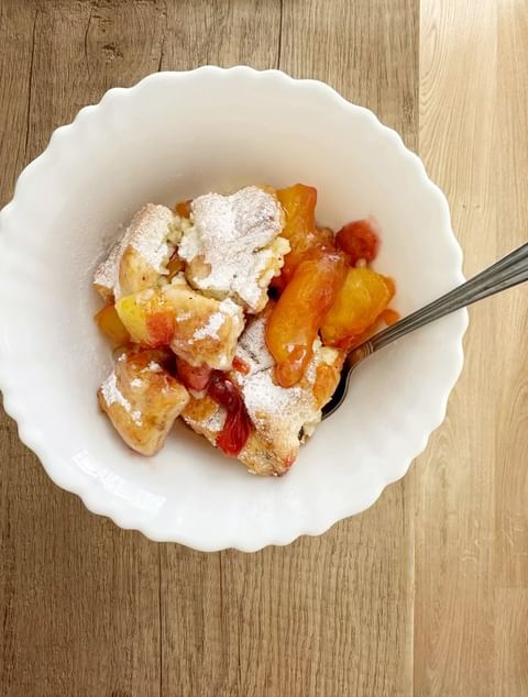 Easy Peach Cobbler with Fluffy Biscuit Topping