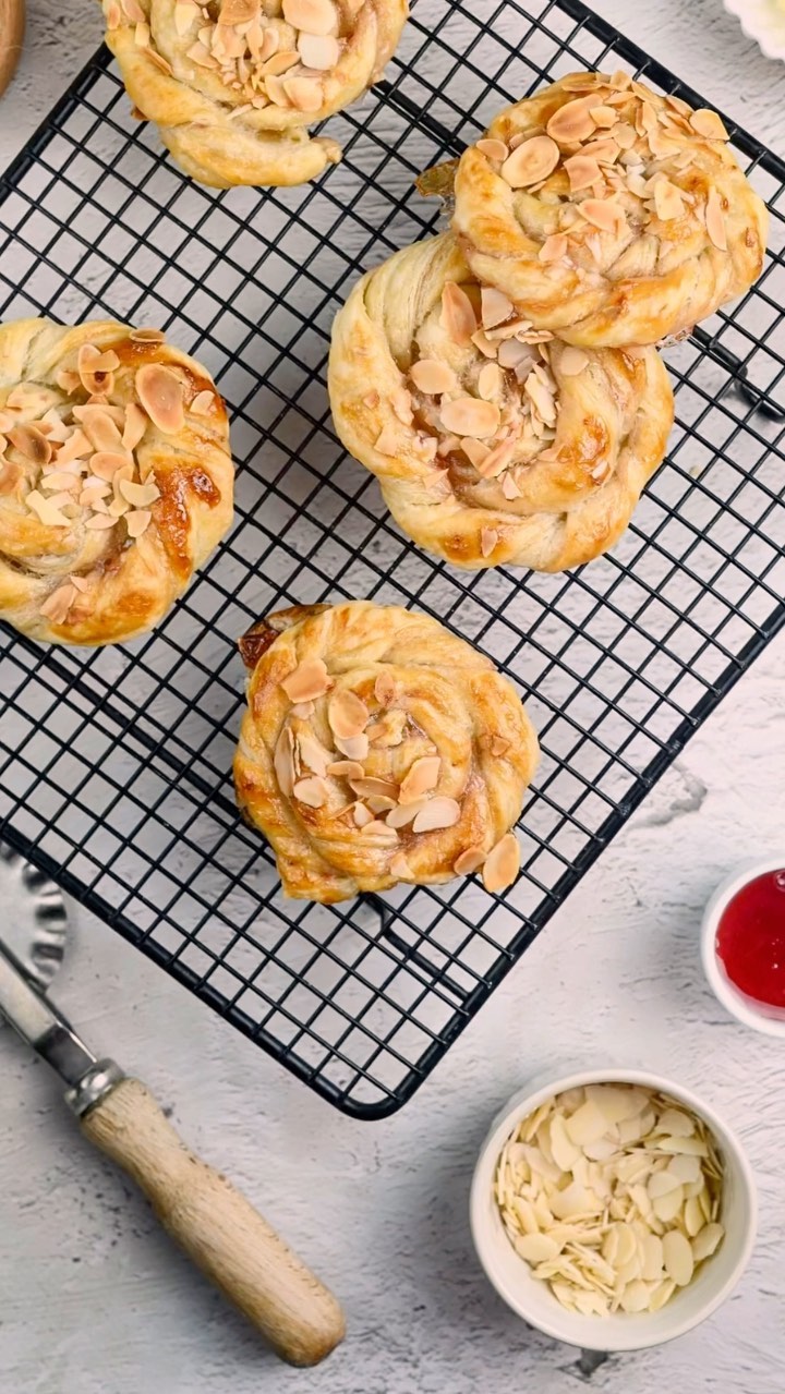 Easy Strawberry Jam Puff Pastry Twist